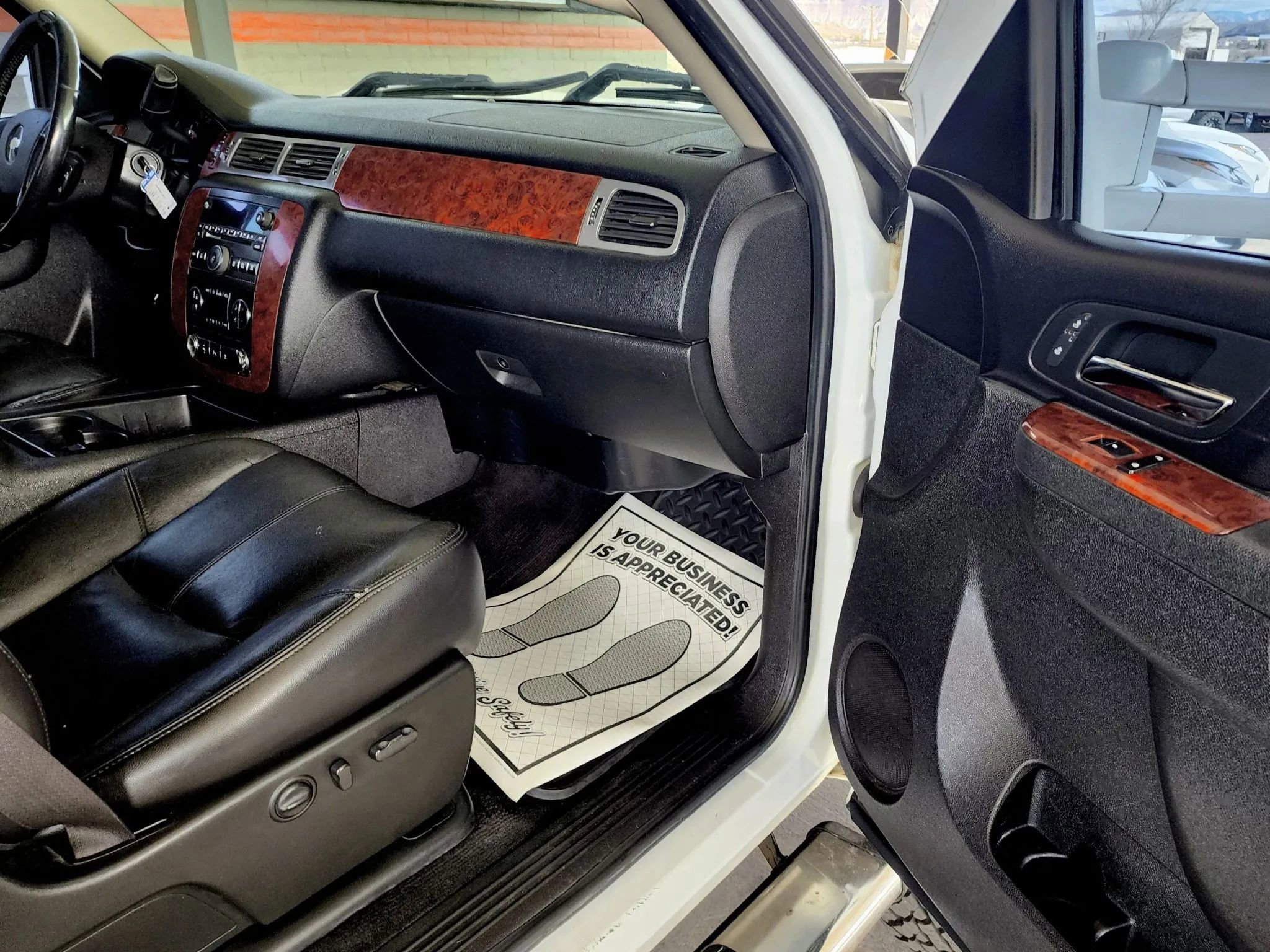Used 2010 Chevrolet Silverado 2500 LTZ AWD/4WD image 16