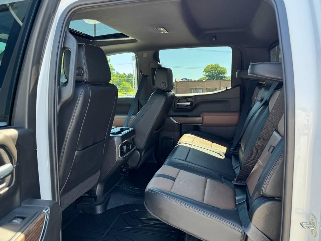Used 2022 Chevrolet Silverado 1500 High Country w/ Technology Package AWD/4WD image 10