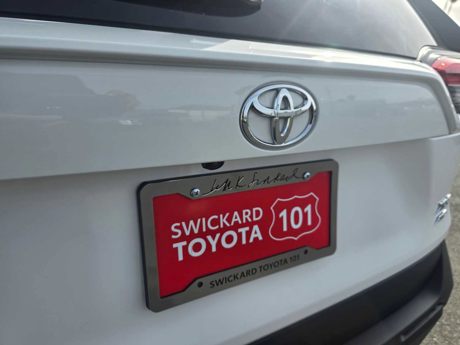 Used 2025 Toyota RAV4 XLE w/ Weather Package image 16