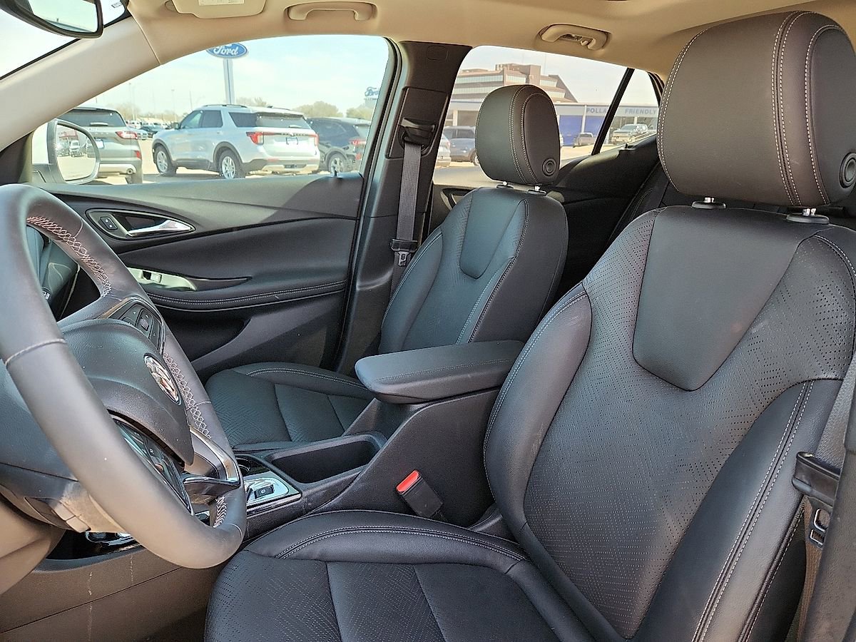 Used 2023 Buick Encore GX Essence w/ Experience Buick Package image 7