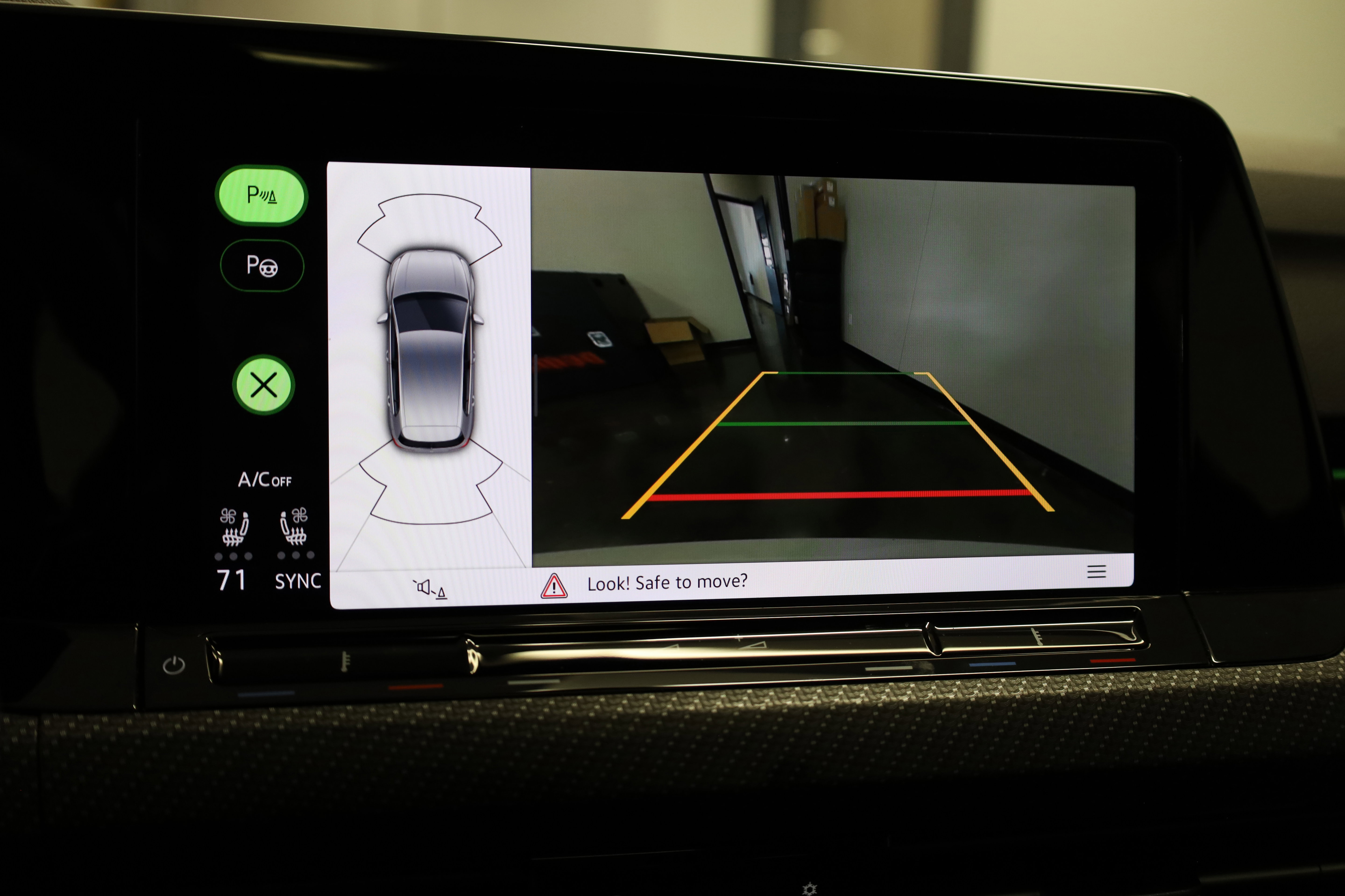 Used 2024 Volkswagen Golf R image 28