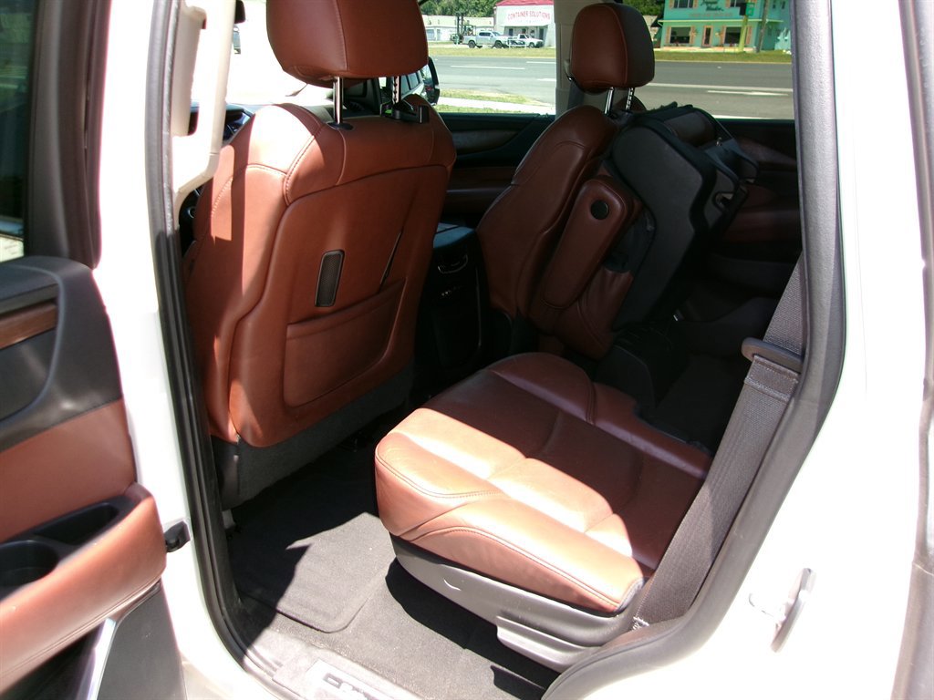 Used 2015 Cadillac Escalade Premium RWD image 13