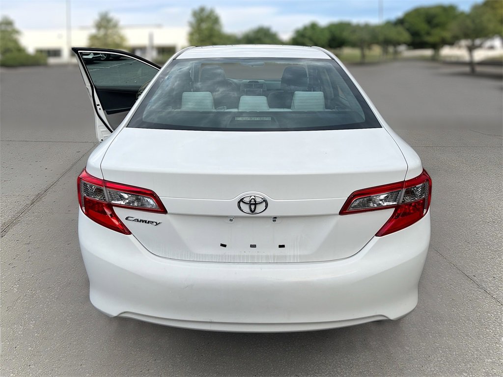 Used 2013 Toyota Camry L image 25