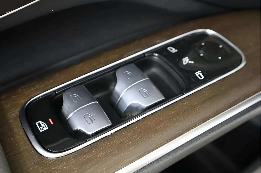 Used 2022 Mercedes-Benz EQS 450+ Sedan image 17