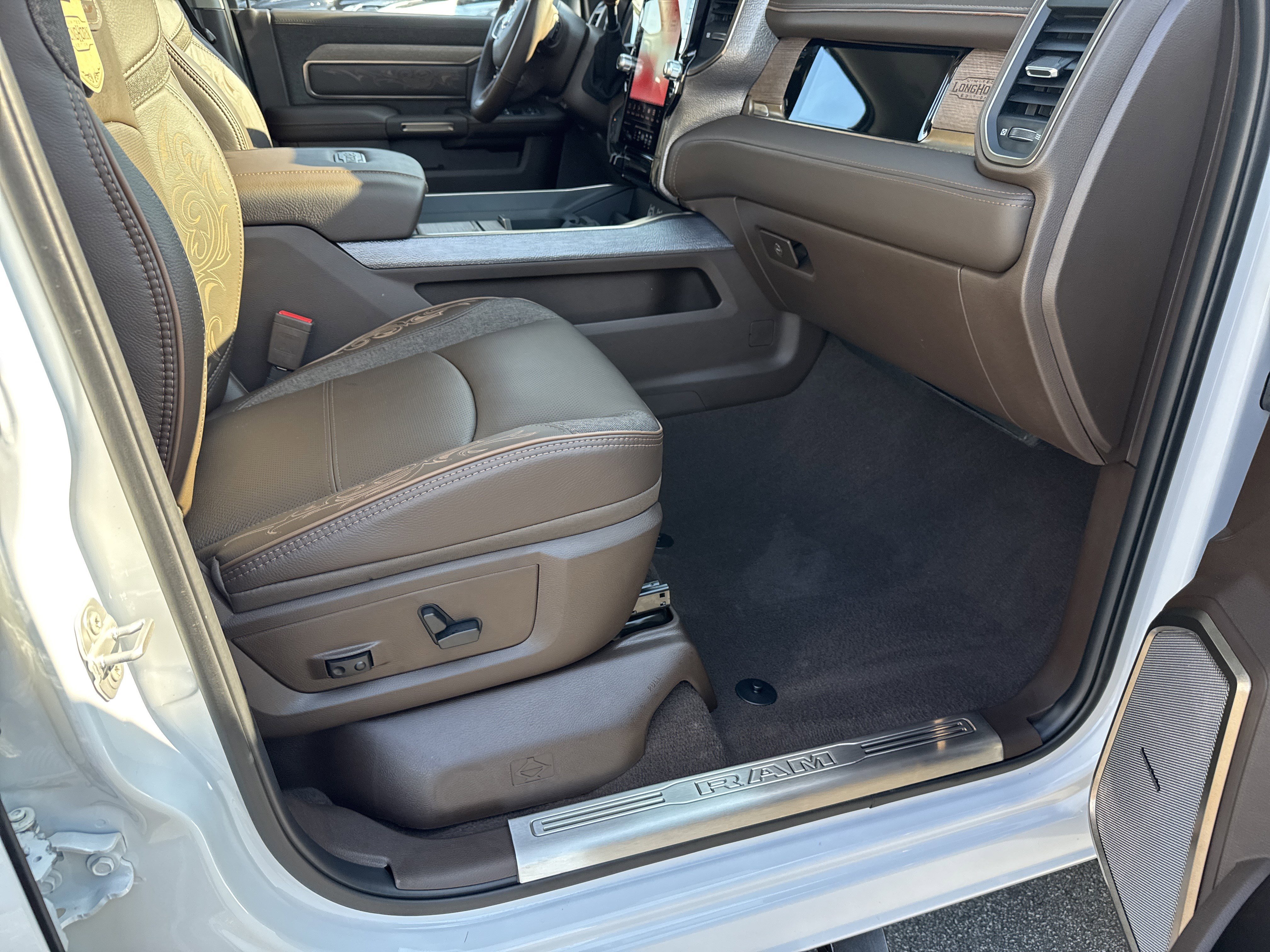 New 2026 RAM 2500 Limited image 18