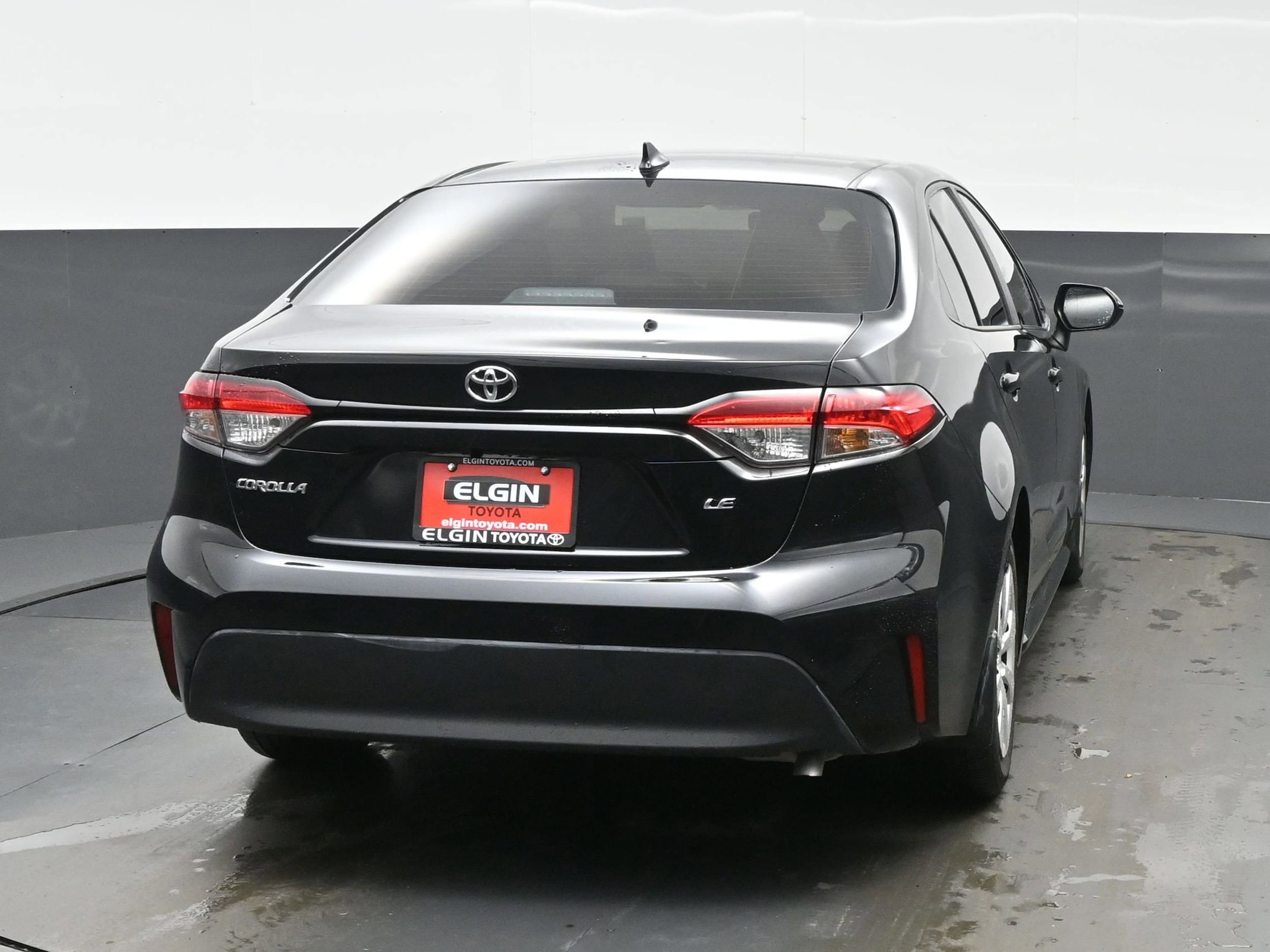 Used 2025 Toyota Corolla LE FWD image 5