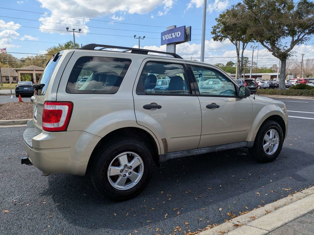 Used 2010 Ford Escape XLS image 6
