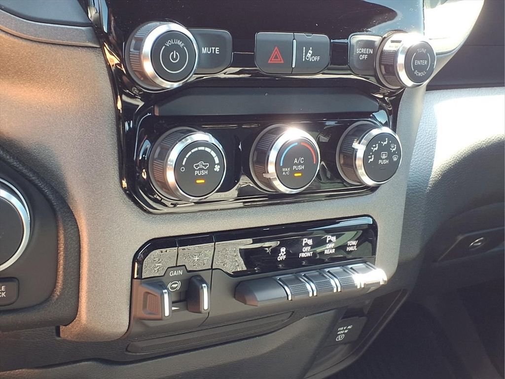 New 2026 RAM 1500 Classic Warlock image 17