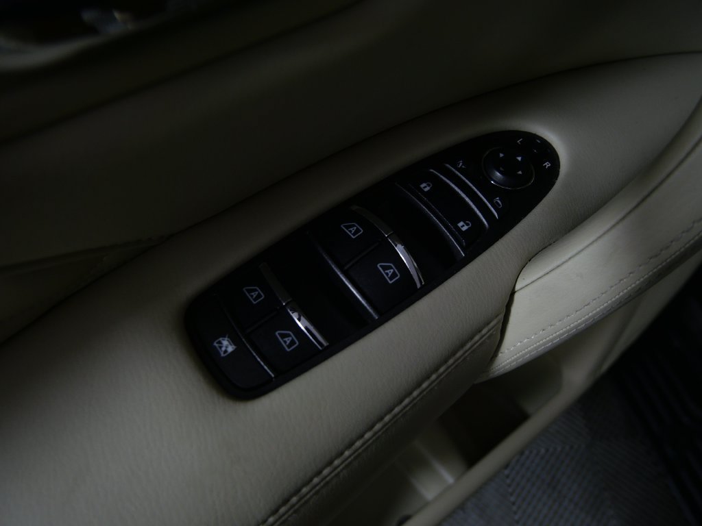 Used 2024 INFINITI QX80 Sensory AWD/4WD image 17