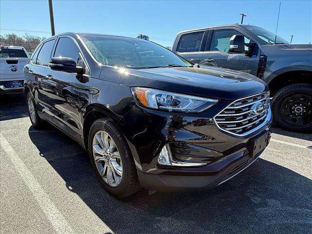 Used 2019 Ford Edge Titanium w/ Cold Weather Package image 4