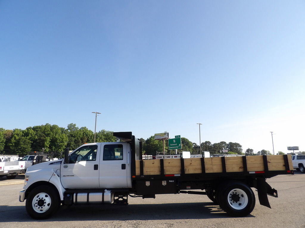 Used 2023 Ford F750 2WD Crew Cab Super Duty image 15