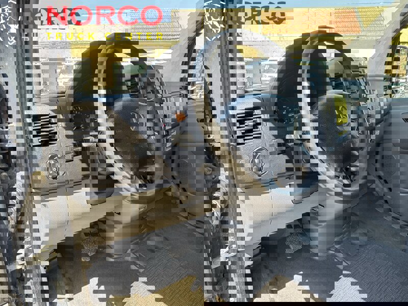 Used 2018 Mercedes-Benz Sprinter 2500 image 19