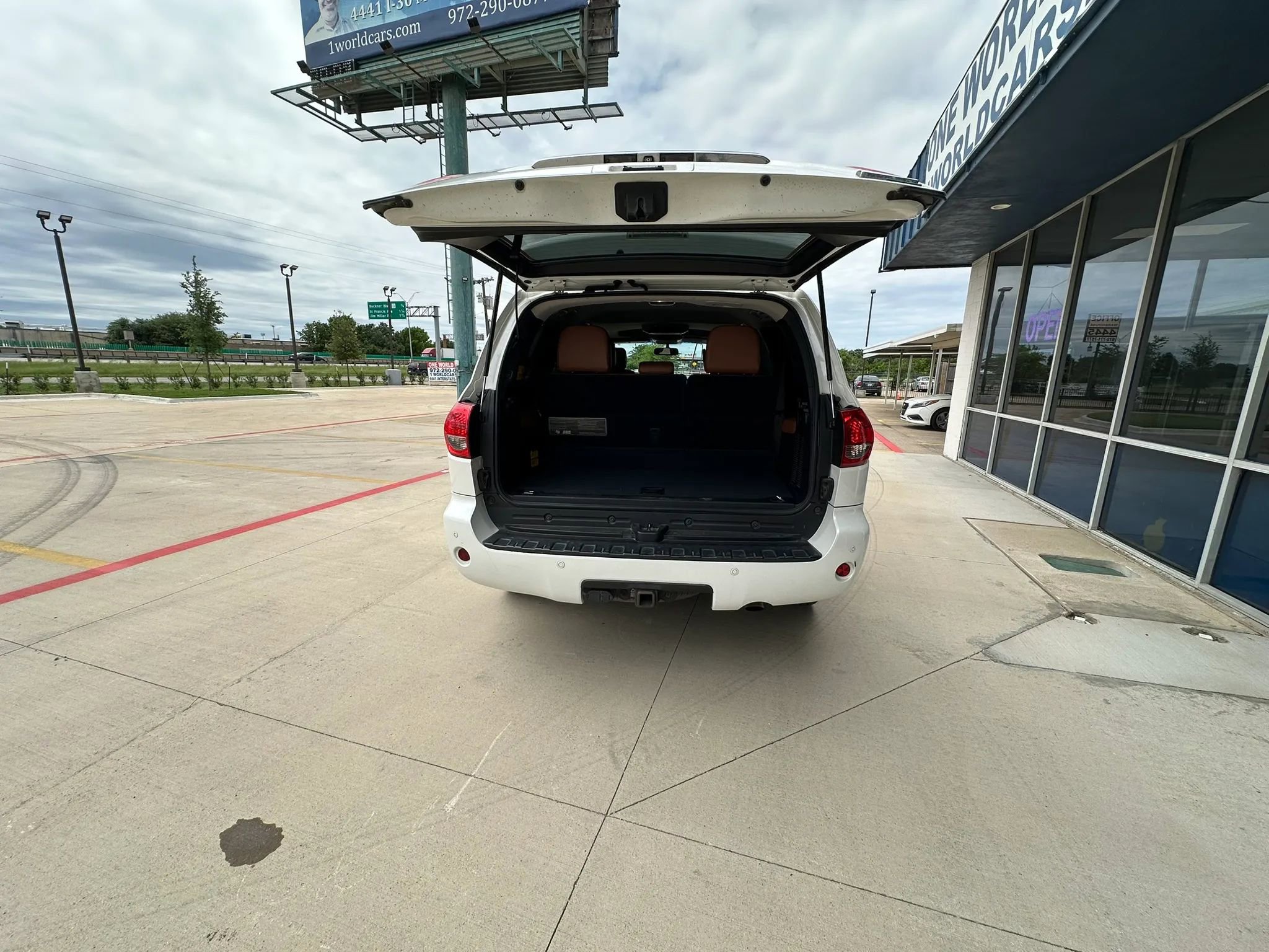 Used 2012 Toyota Sequoia Platinum AWD/4WD image 9