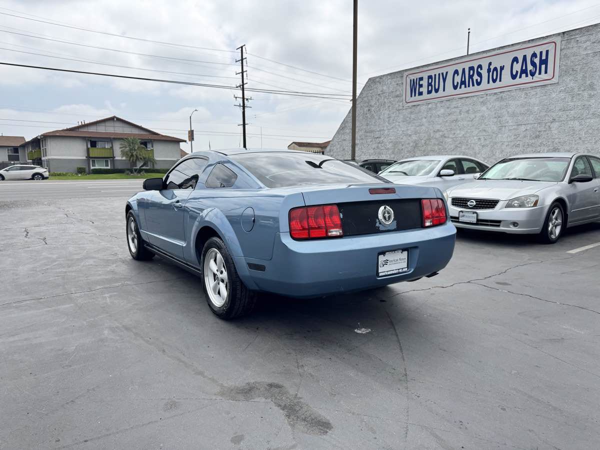 Used 2006 Ford Mustang Coupe RWD image 2