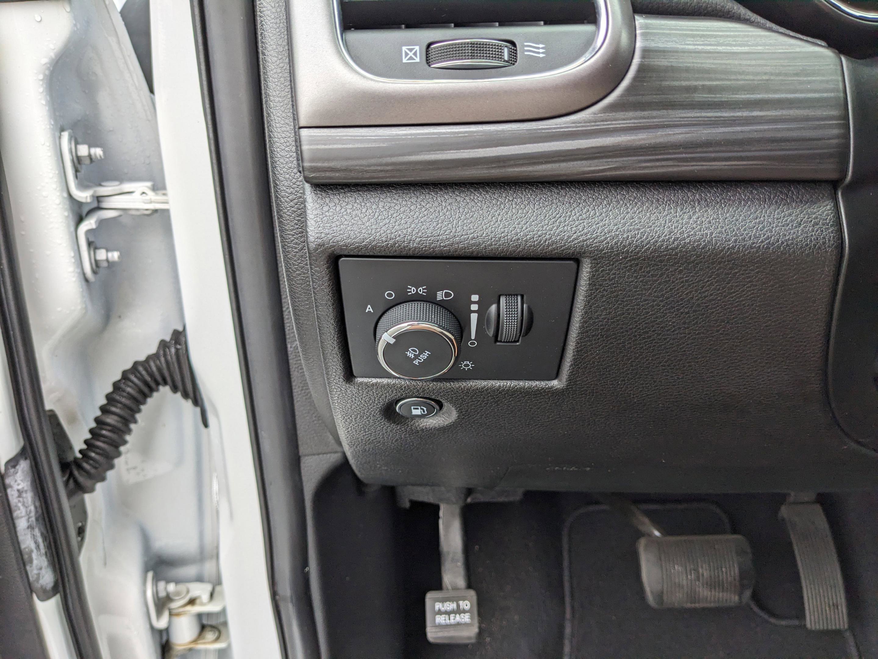 Used 2021 Jeep Grand Cherokee Freedom Edition image 32