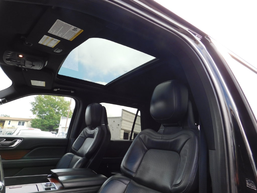 Used 2022 Lincoln Navigator L Reserve AWD/4WD image 25