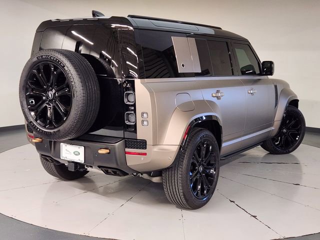 Used 2025 Land Rover Defender 110 video 2