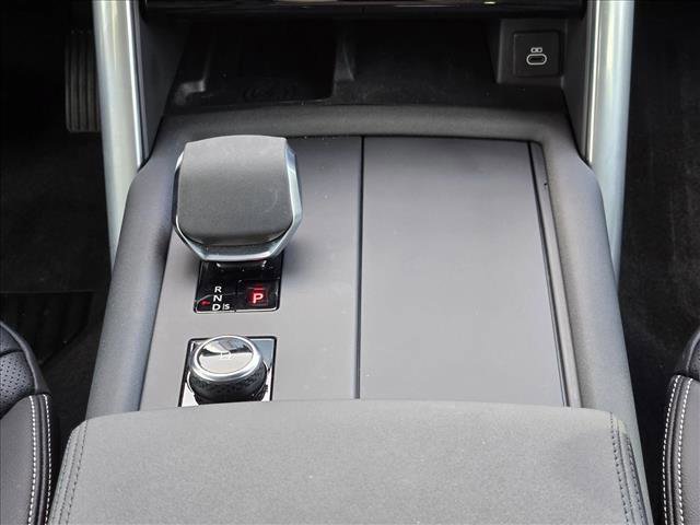 Certified 2025 Land Rover Discovery S image 11