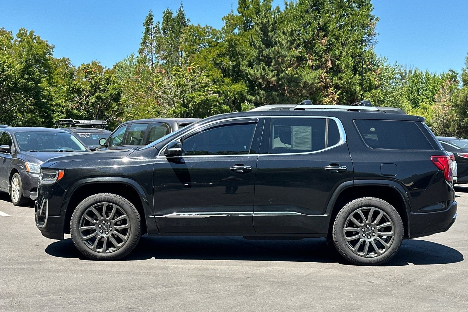 Used 2022 GMC Acadia Denali w/ Black Diamond Edition AWD/4WD image 7