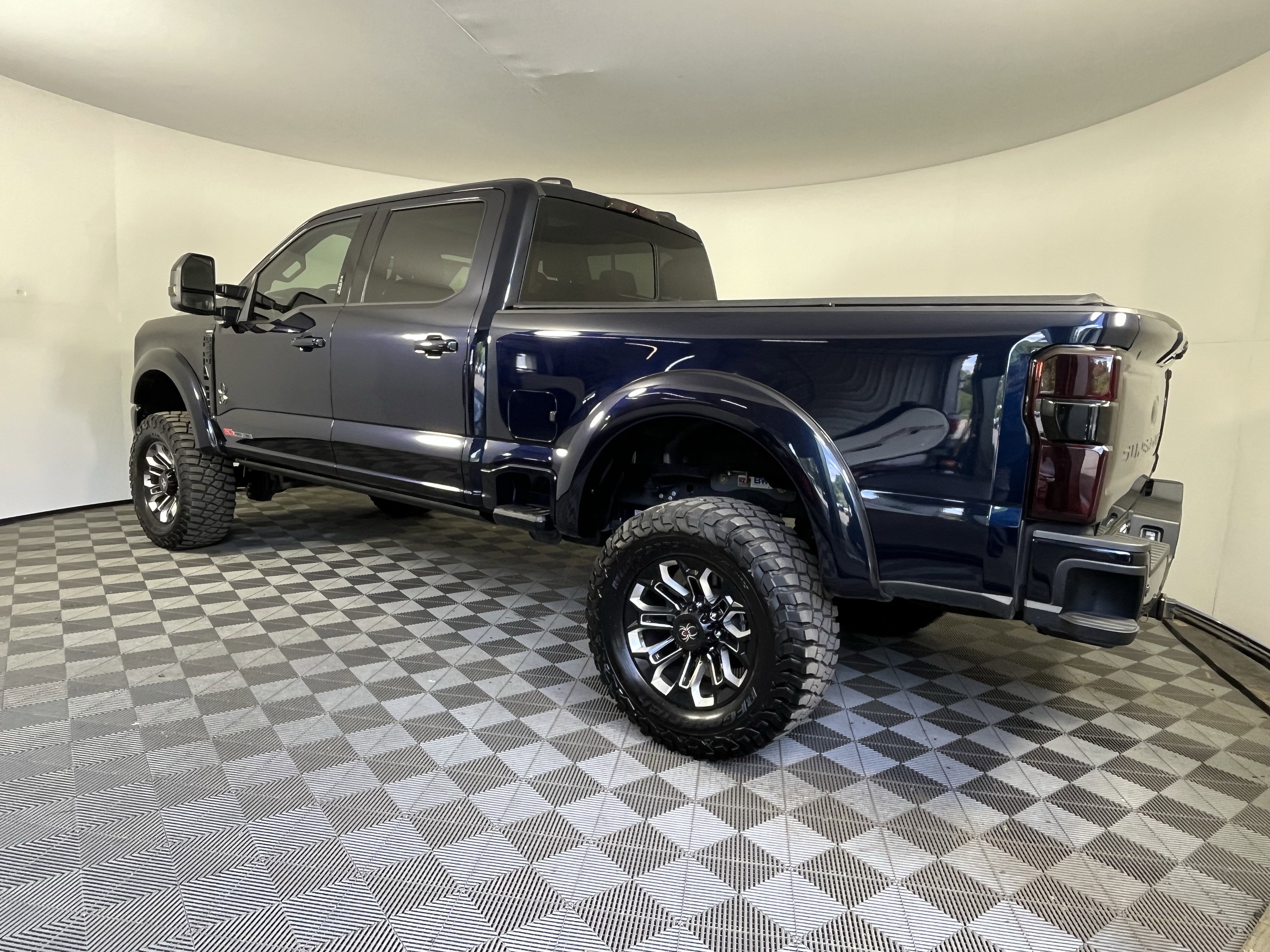 Used 2024 Ford F250 Lariat w/ Lariat Ultimate Package AWD/4WD image 3