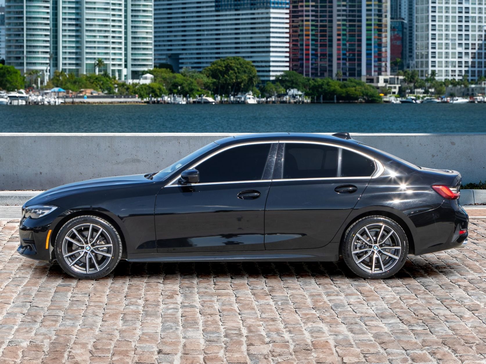 Used 2019 BMW 330i xDrive Sedan w/ Driving Assistance Package image 8