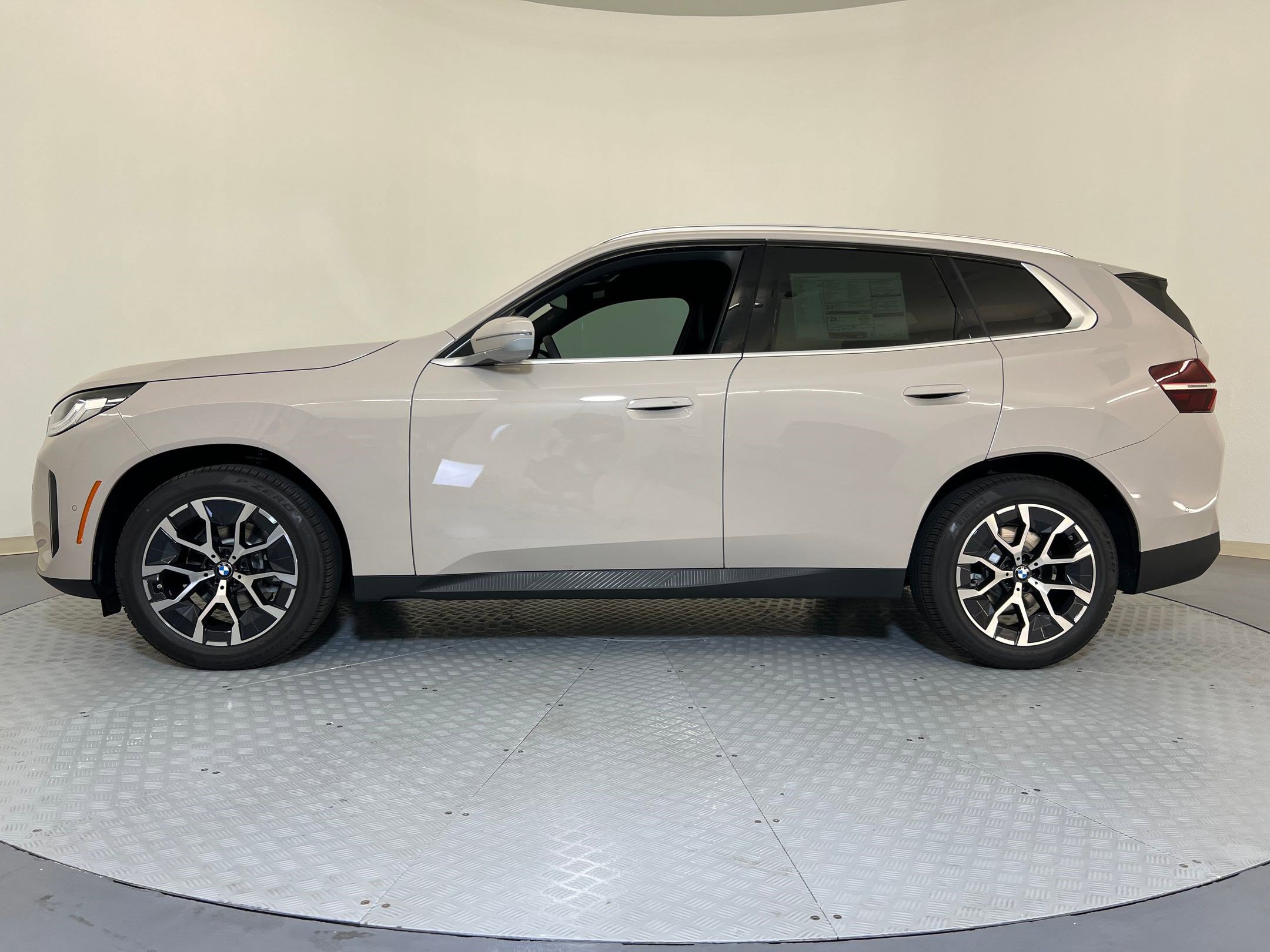 Used 2026 BMW X3 xDrive30 w/ Convenience Package AWD/4WD image 2