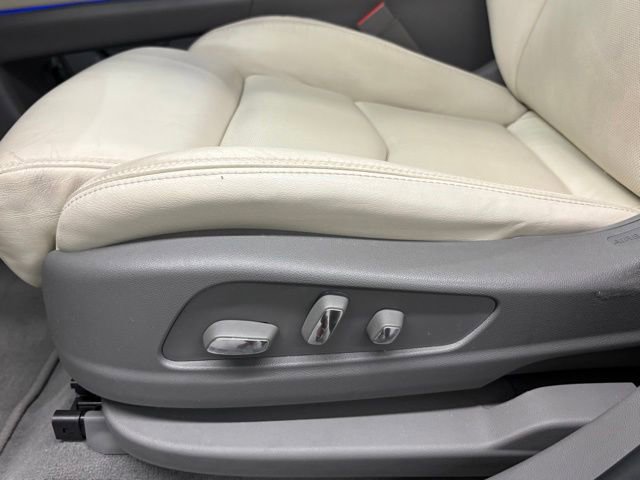 Used 2017 Cadillac XT5 Luxury w/ Driver Awareness Package FWD image 14
