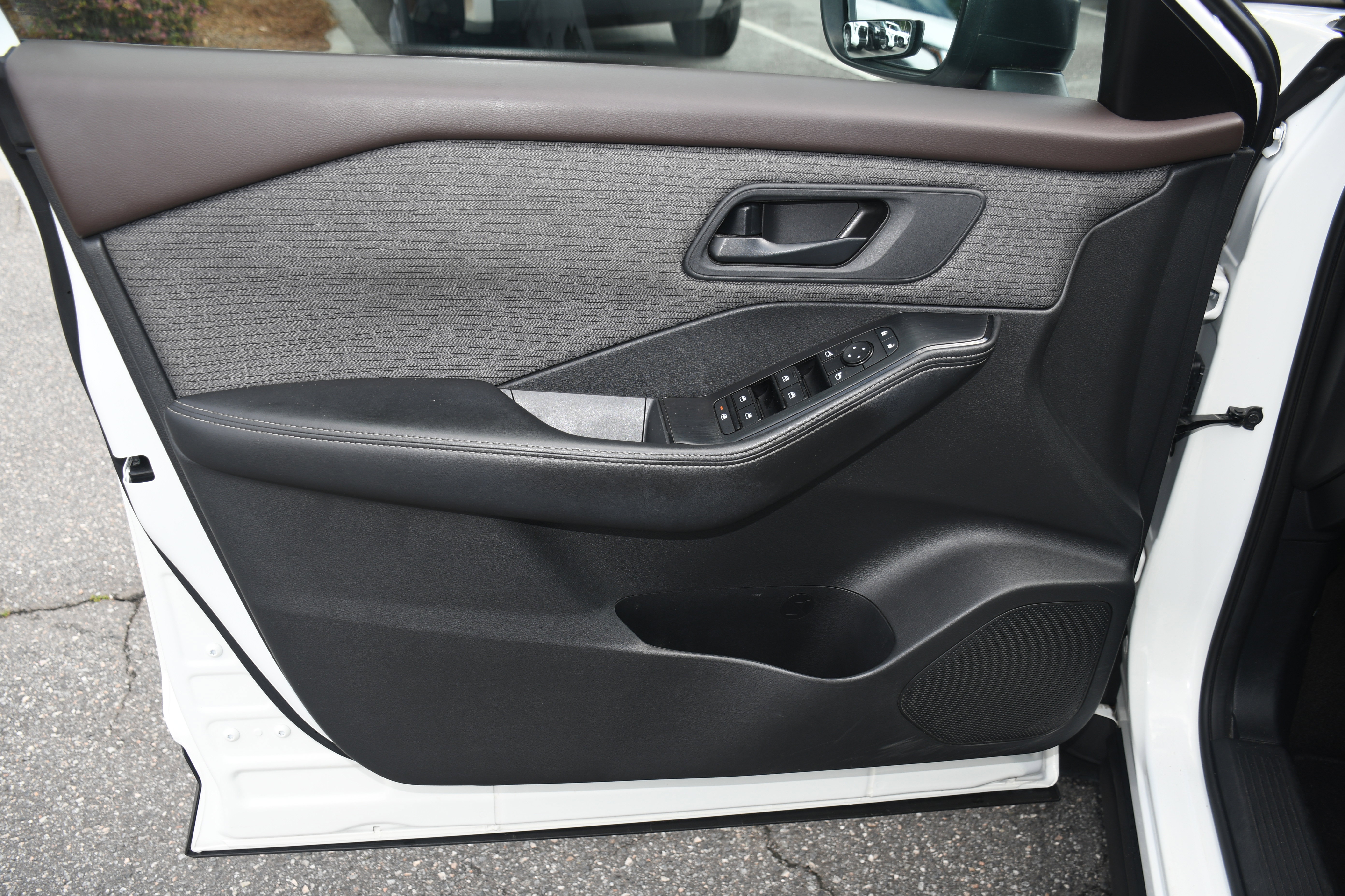 Used 2021 Nissan Rogue S FWD image 9
