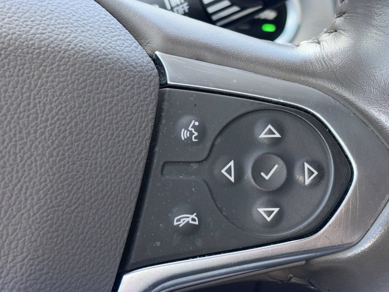 Used 2020 Chevrolet Traverse LT w/ LT Premium Package FWD image 14