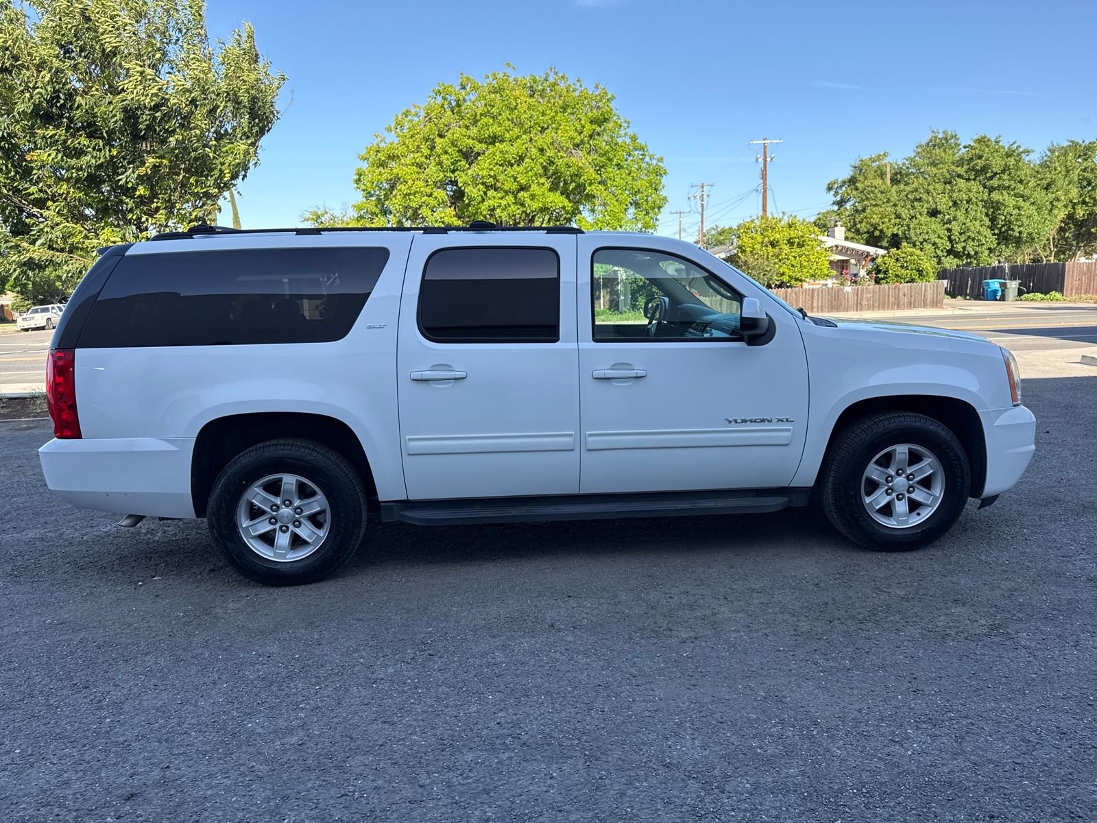 Used 2014 GMC Yukon XL SLT image 5