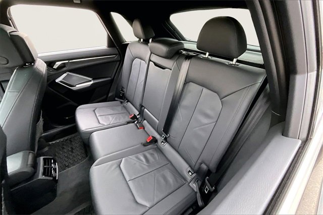 Used 2025 Audi Q3 2.0T Premium w/ Convenience Package image 28