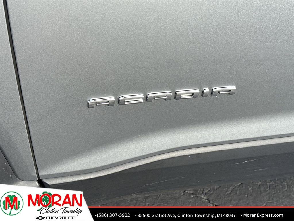 Used 2023 GMC Acadia SLT image 33