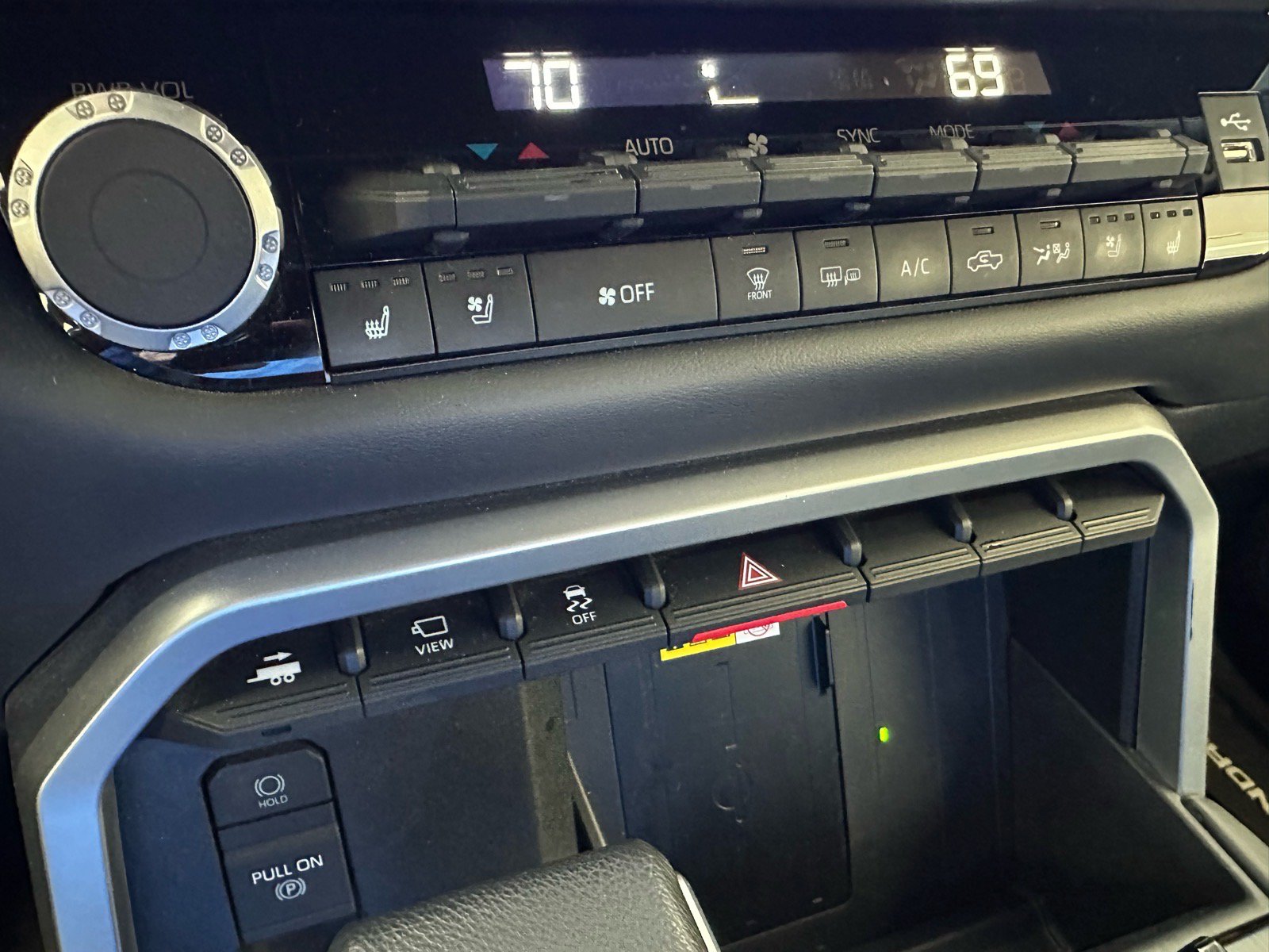 Used 2024 Toyota Tundra Platinum AWD/4WD image 44