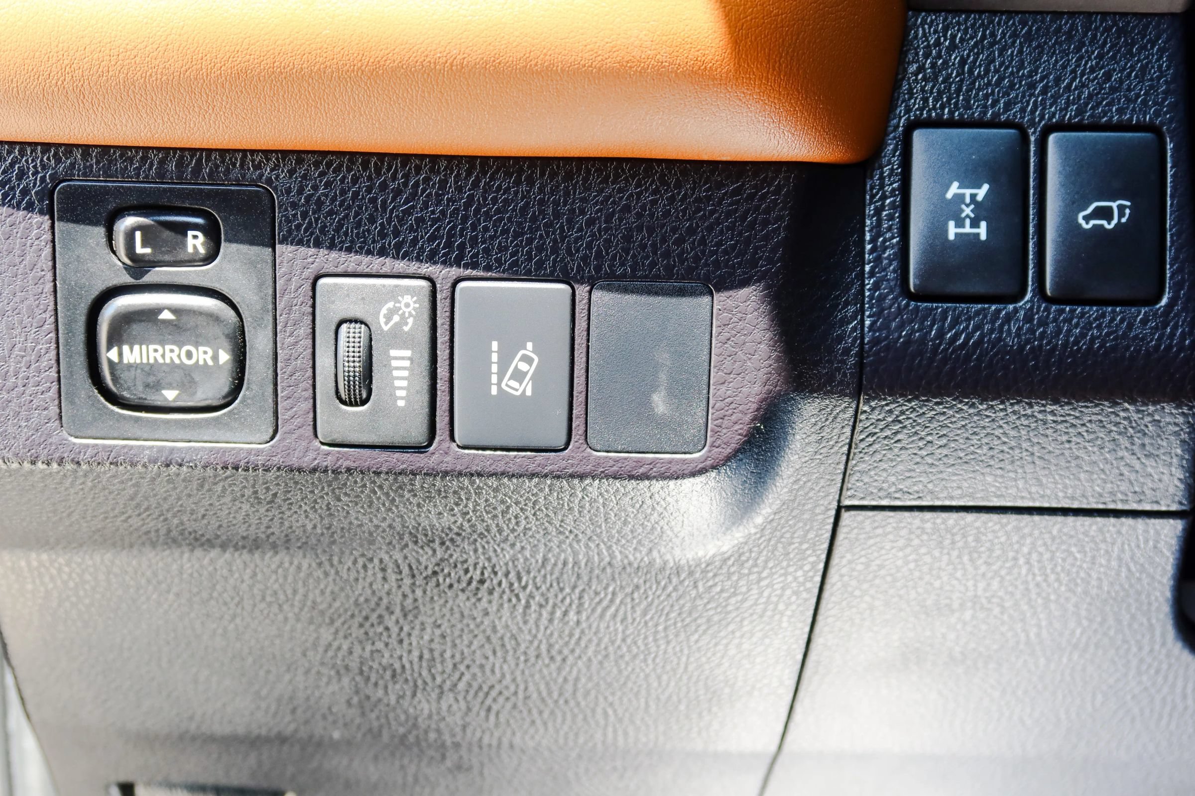 Used 2015 Toyota RAV4 Limited AWD/4WD image 11