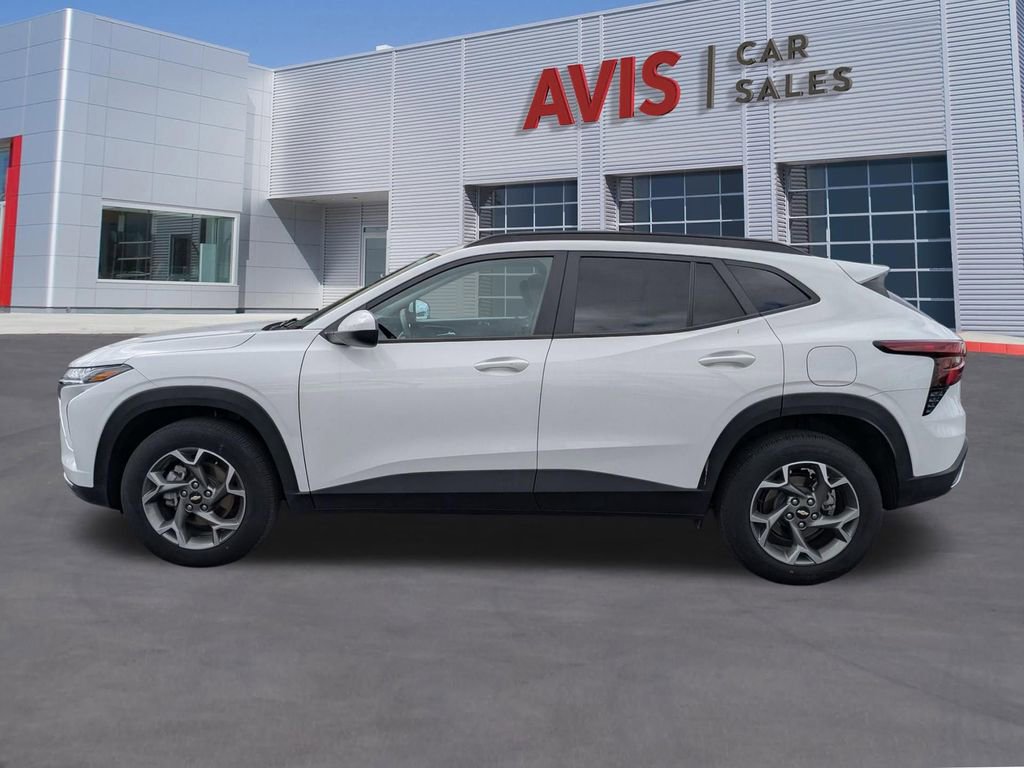 Used 2025 Chevrolet Trax LT w/ LT Convenience Package image 10