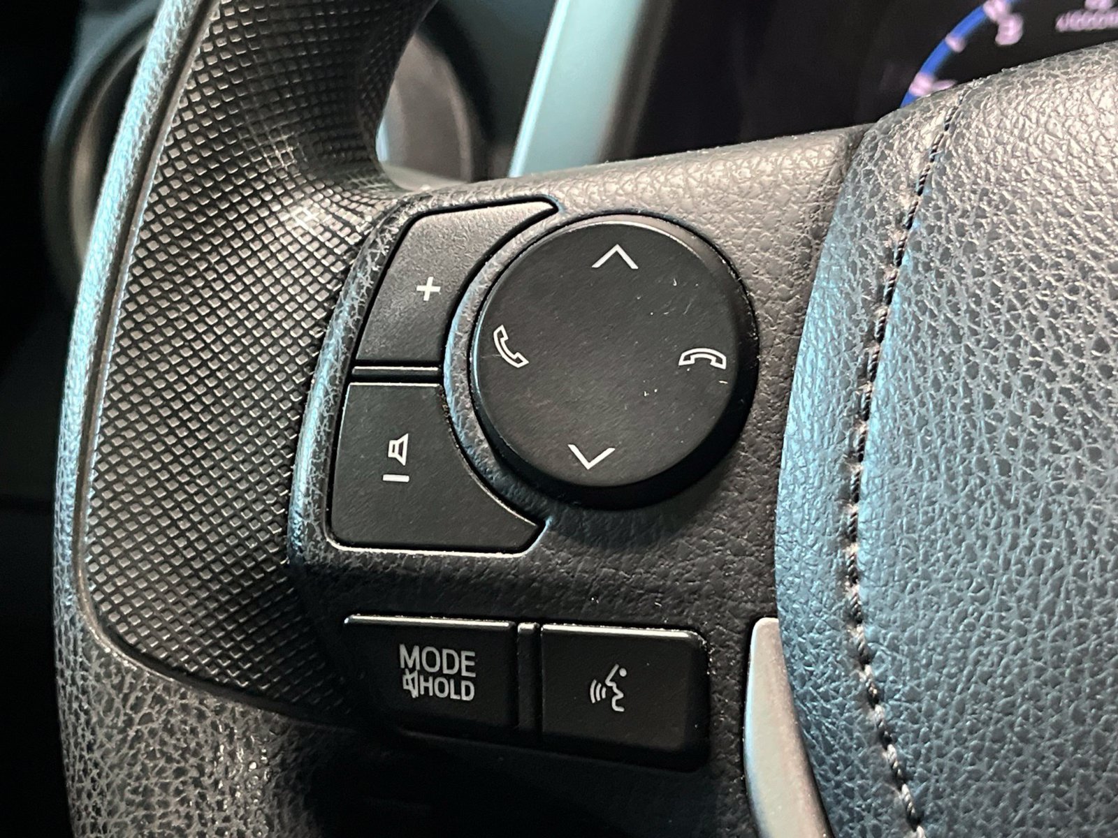 Used 2017 Toyota RAV4 LE w/ All Weather Liner Package AWD/4WD image 28