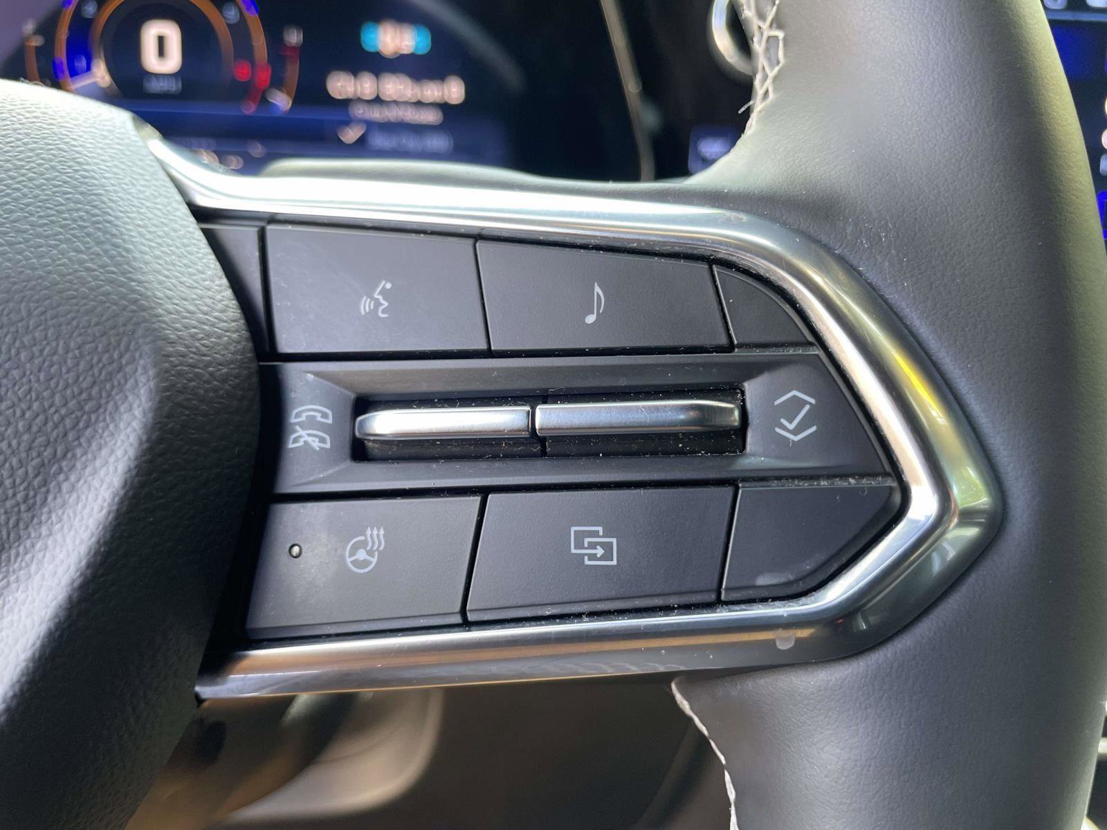 Used 2025 Chevrolet Traverse LT w/ LPO, Floor Liner Package image 8