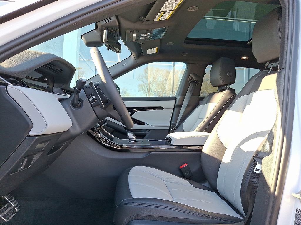 New 2026 Land Rover Range Rover Evoque Dynamic SE image 9