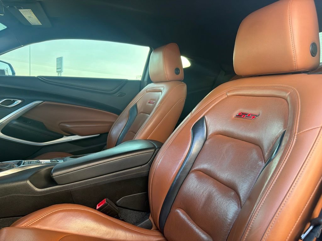 Used 2018 Chevrolet Camaro SS RWD image 10