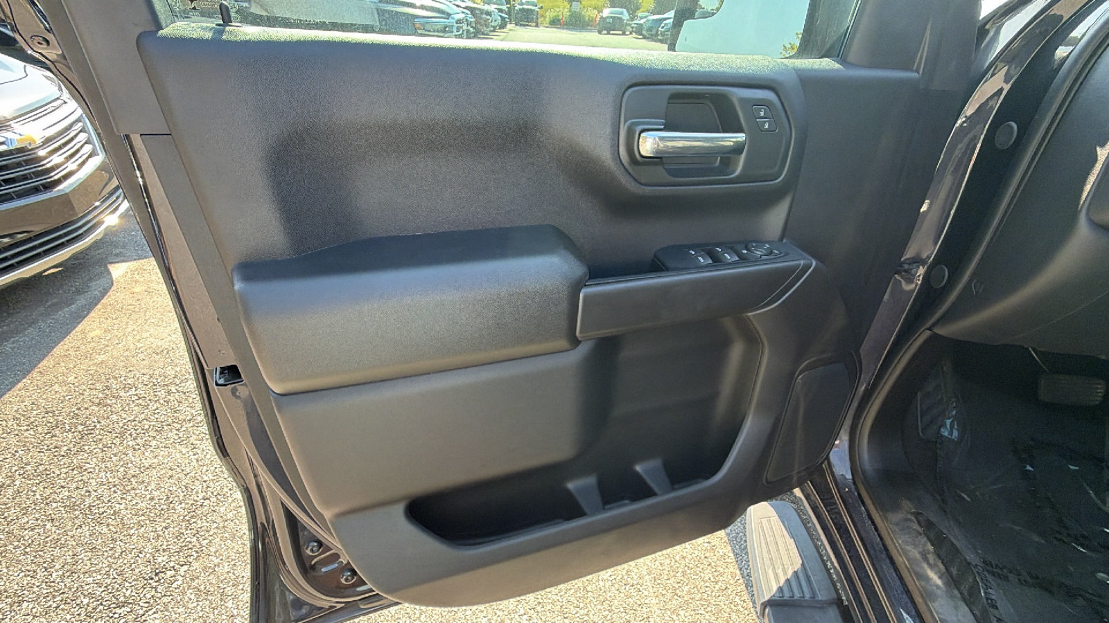 Used 2024 Chevrolet Silverado 1500 Custom Trail Boss w/ LPO, Dark Essentials Package AWD/4WD image 14