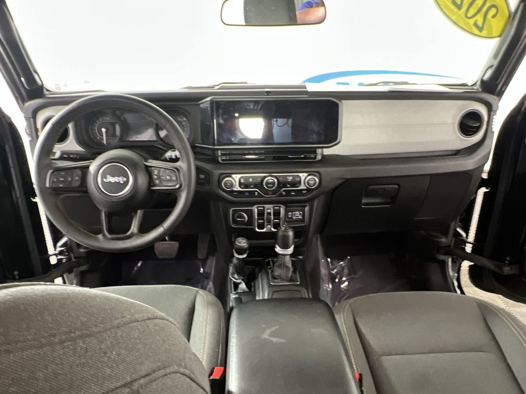 Used 2024 Jeep Wrangler Unlimited w/ Convenience Group image 20