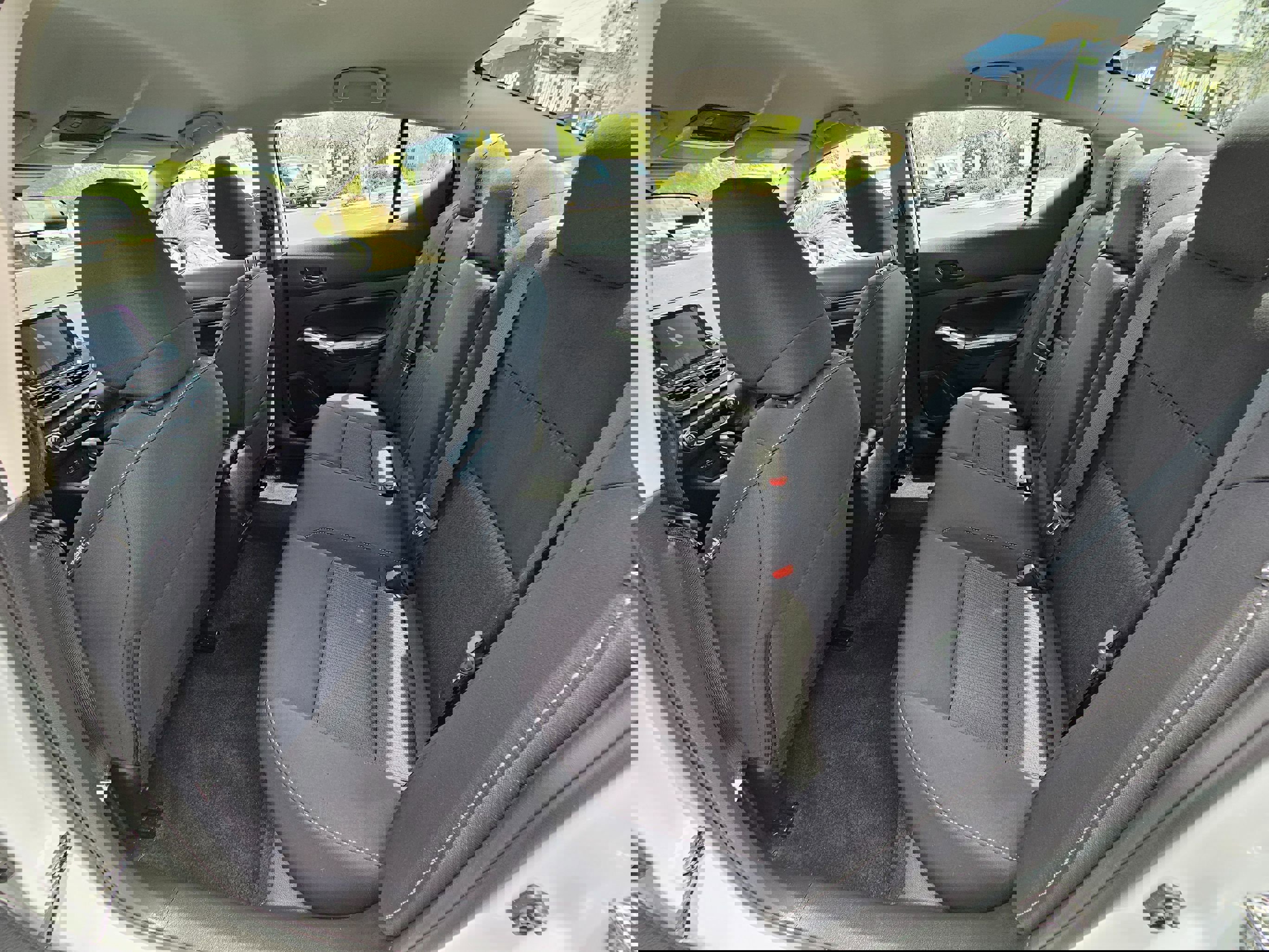 Used 2025 Nissan Altima 2.5 SV image 17