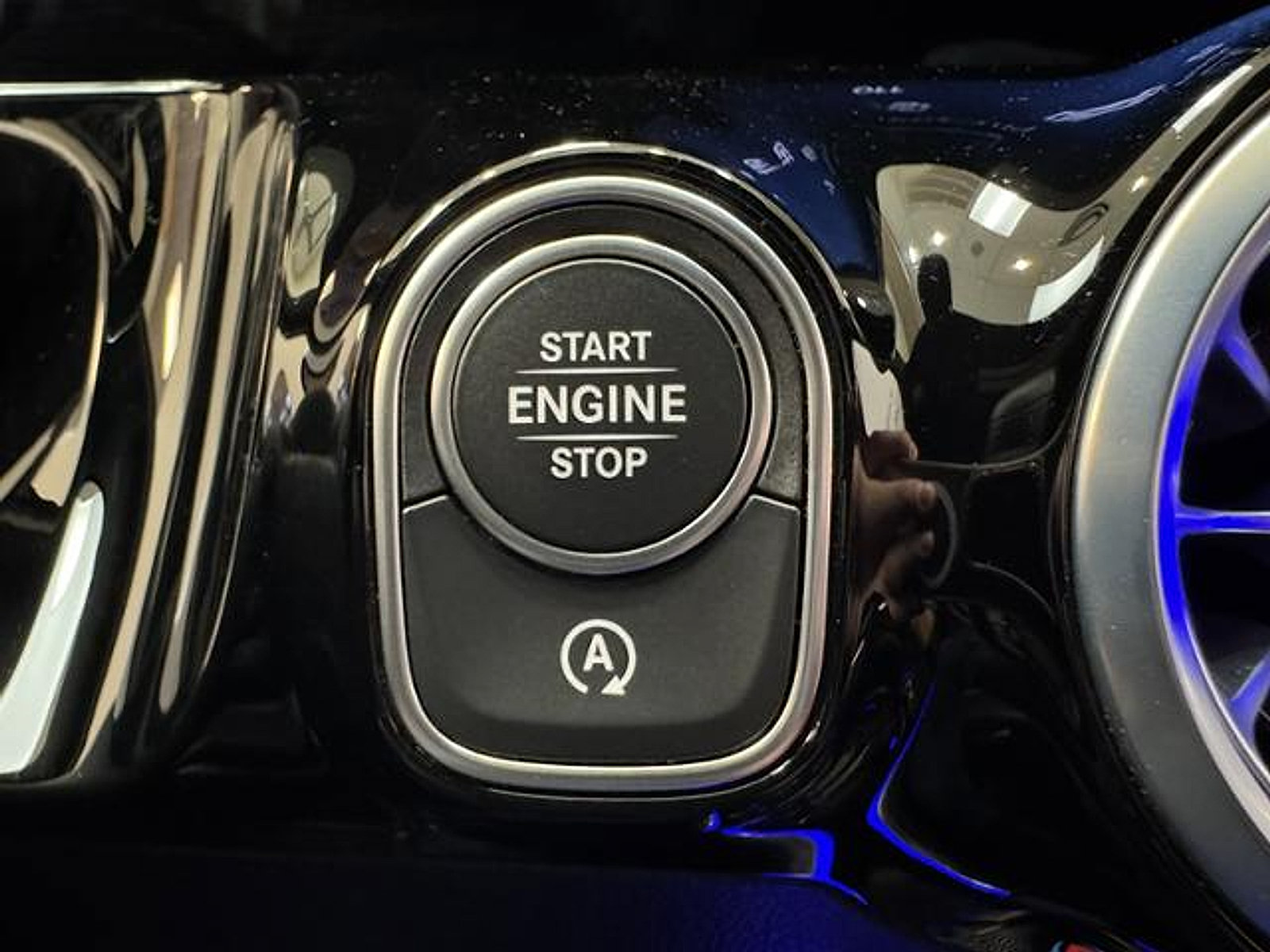 Used 2025 Mercedes-Benz GLA 250 image 23