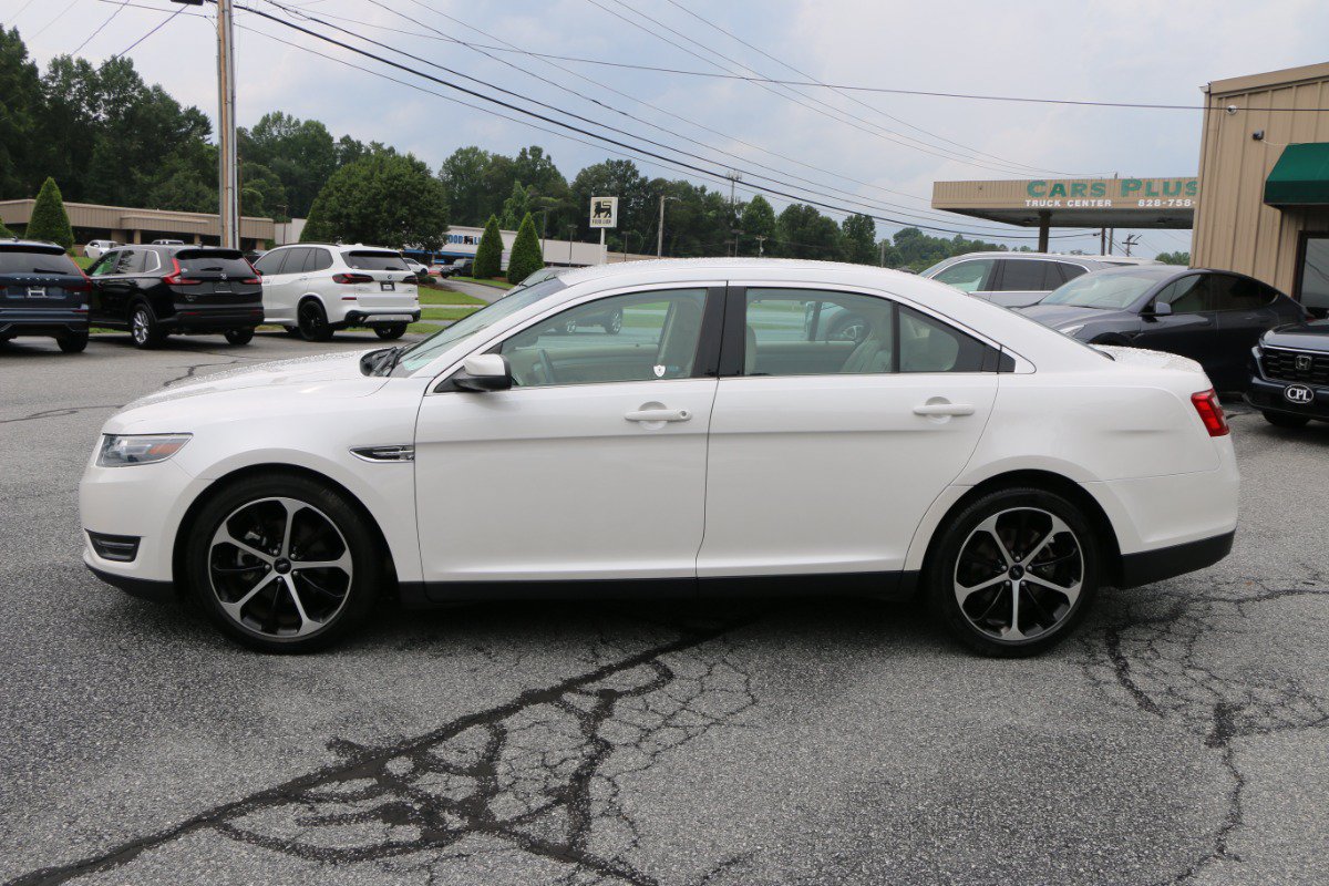 Used 2014 Ford Taurus SEL w/ Equipment Group 201A FWD image 2