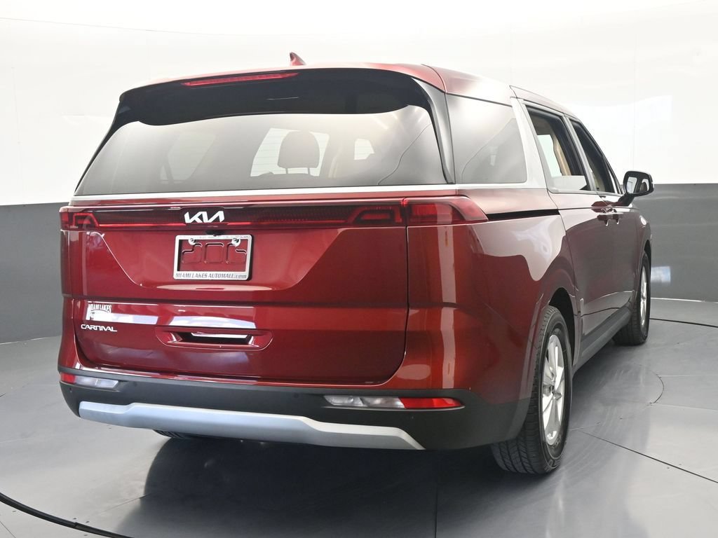 Used 2024 Kia Carnival LX FWD image 5