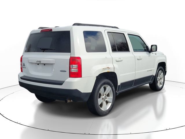Used 2017 Jeep Patriot Latitude AWD/4WD image 4