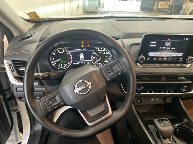 Used 2026 Nissan Rogue SV AWD/4WD image 16