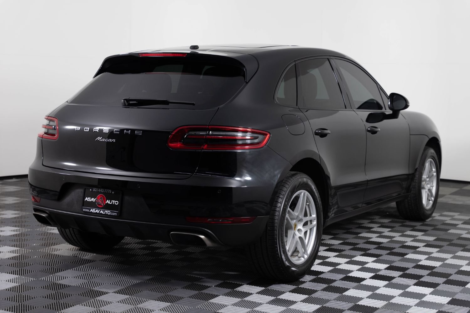 Used 2017 Porsche Macan AWD/4WD image 7