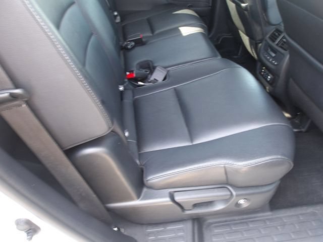 Used 2017 Honda Pilot Touring image 11