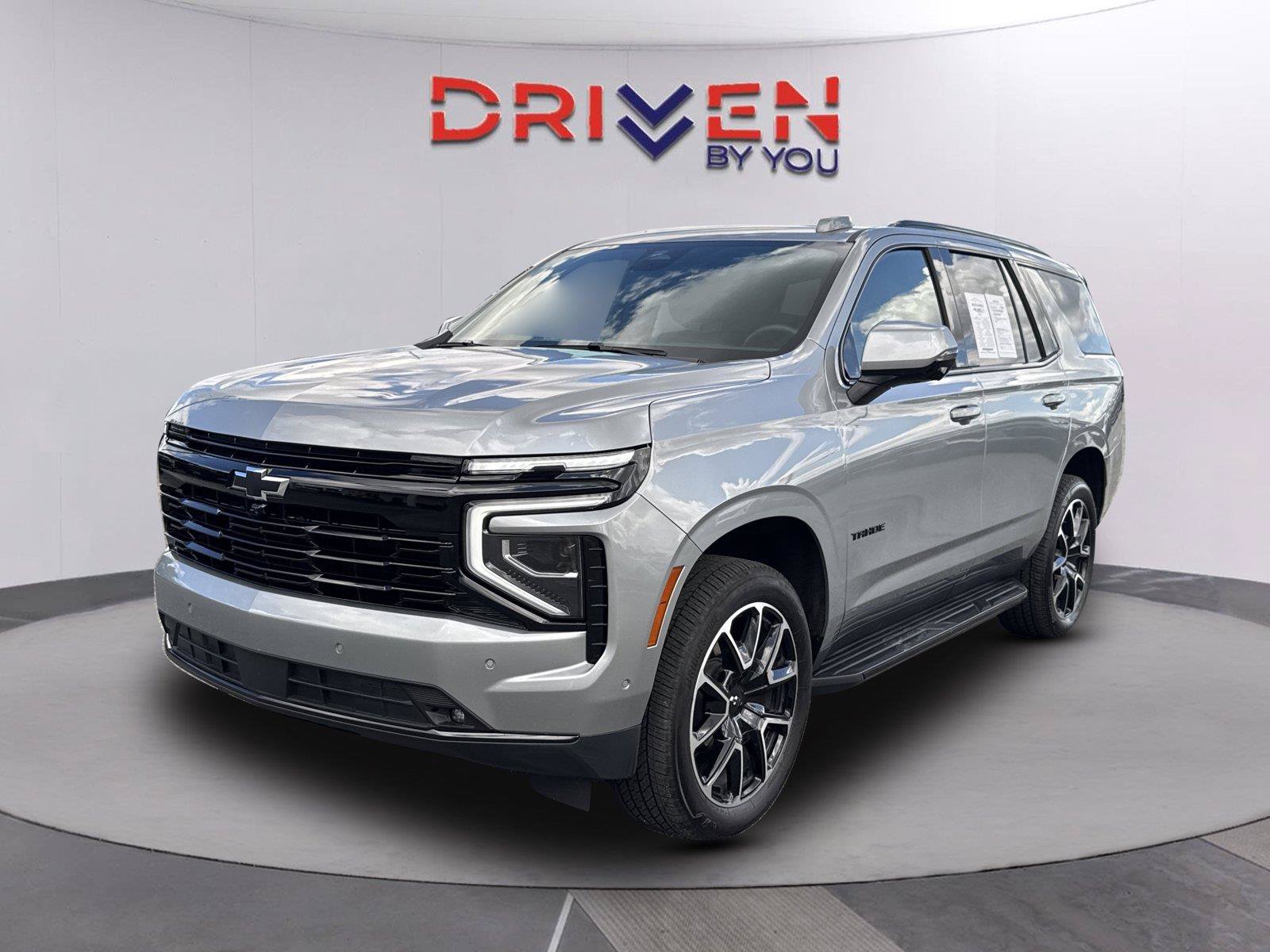 Used 2025 Chevrolet Tahoe RST w/ Comfort Package AWD/4WD image 8